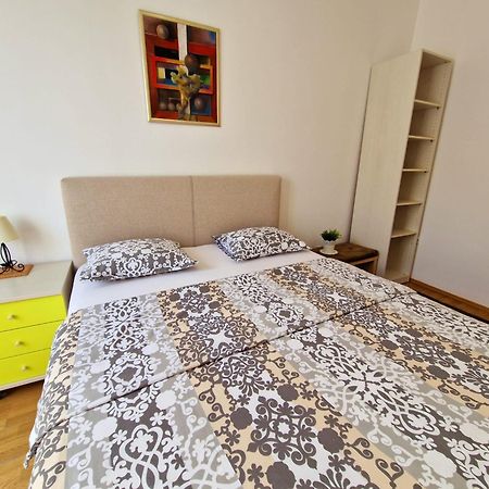 Downtown Apartment Nora Сплит Екстериор снимка